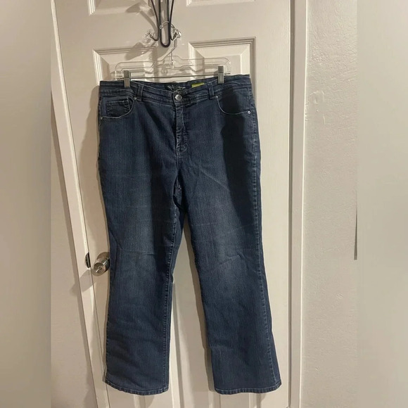 Style & Co. Jeans with Tummy Control Size 18W - Picture 1 of 5